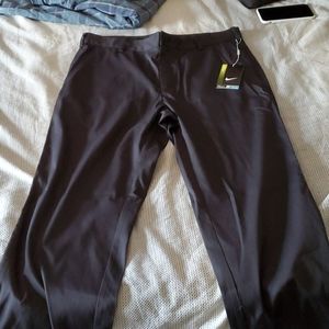 - Nike Golf Men's Pants Size 34-32